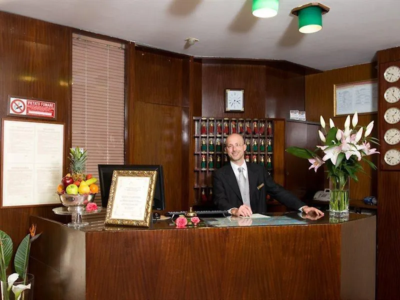 Hotel Carlton Capri Βενετία 3*,