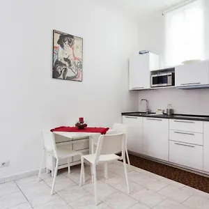 https://isola-and-zara-comfortable-apartment.it-lombardy.com